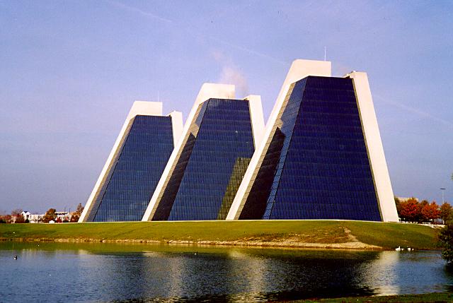 pyramids01.jpg