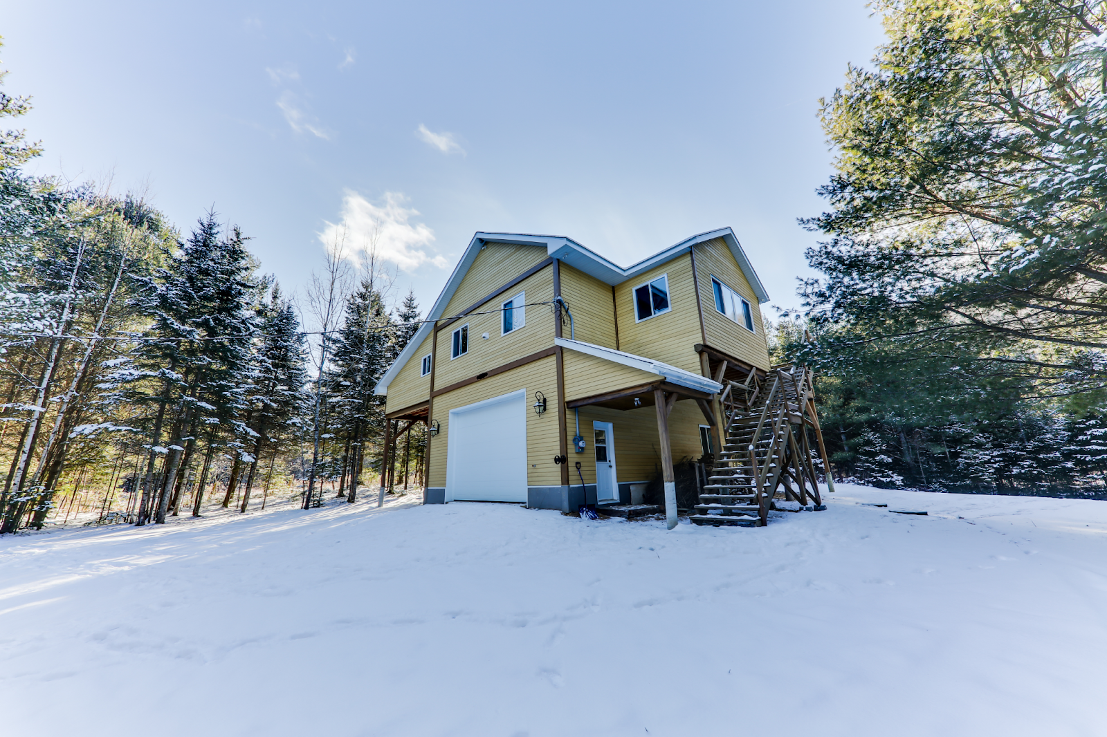 Cottages for rent near a ski mountain in the Laurentians #1