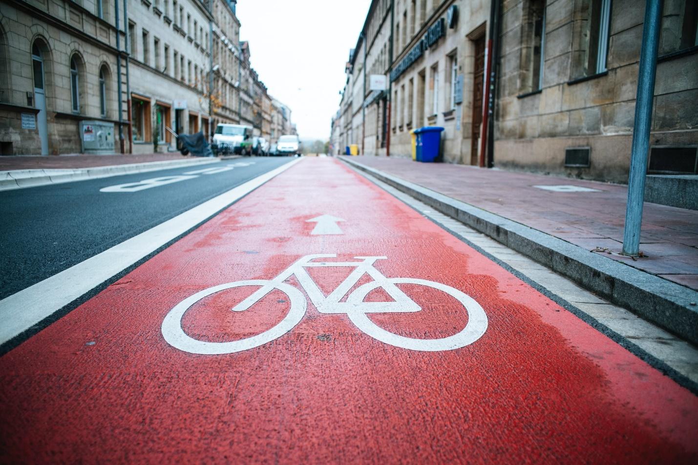 Пример правильно выделенной велодорожки на проезжей части по мнению велосипедистов города Тюмень