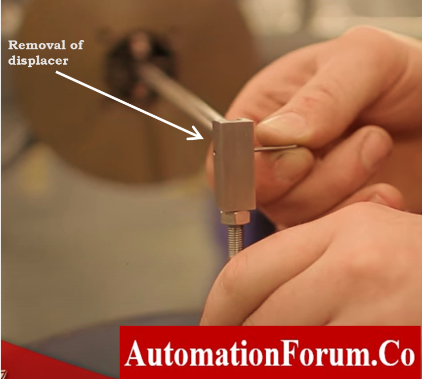 calibrate the displacer type level transmitter with weight in single liquid applications5