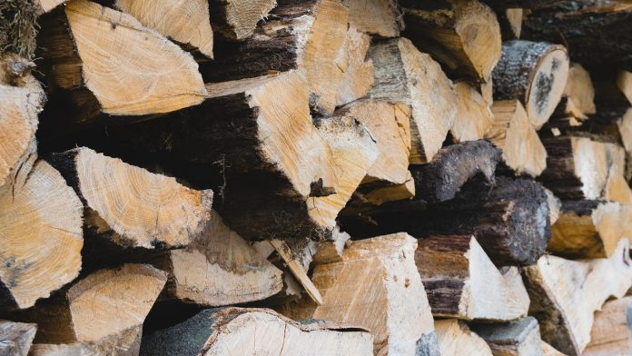 How long should you season stringybark wood