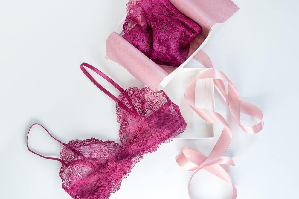LACE LINGERIE - HOW TO WEAR IT EVERY DAY - Bagatelle Polish underwear bras