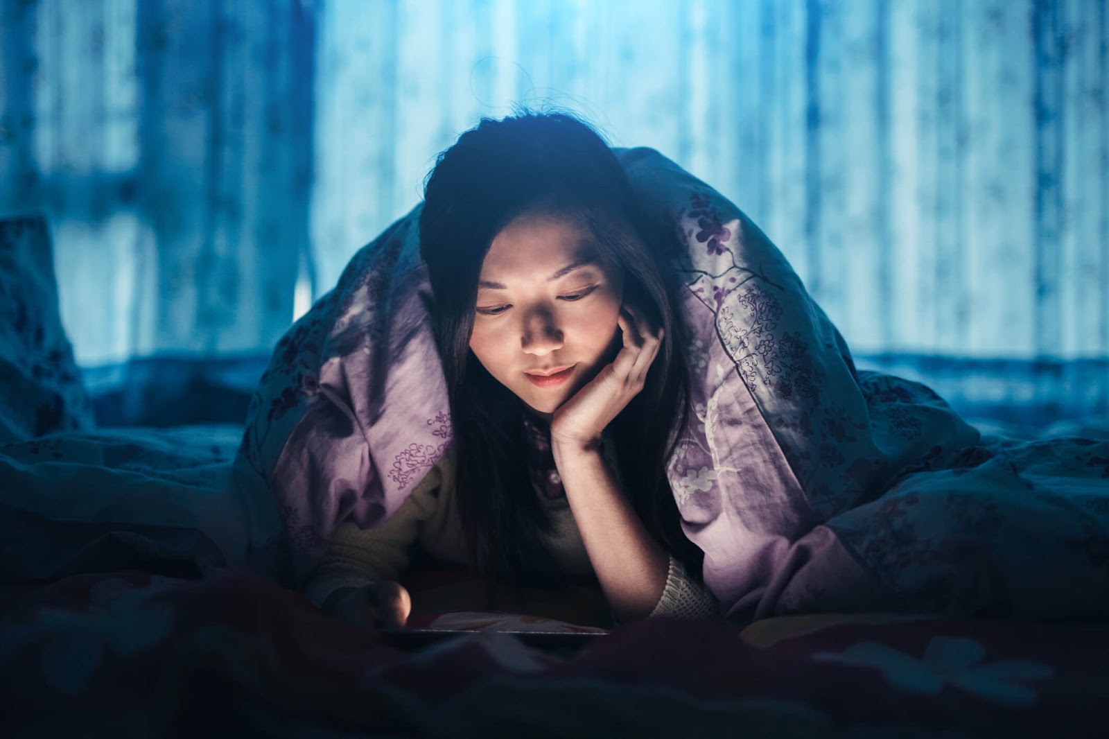 Thức khuya là nguyên nhân dẫn đến rối loạn nội tiết tố và ảnh hưởng đến số đo cả 3 vòng