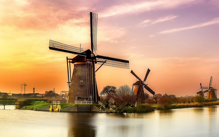 Khám phá tour du lịch Hà Lan - Ngôi làng với 20 cối xay gió cổ được công nhận Di sản thế giới