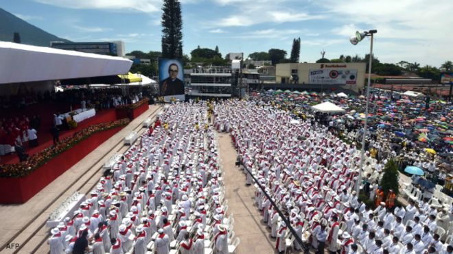 150523211520_romero_beatificacion_general_624.jpg