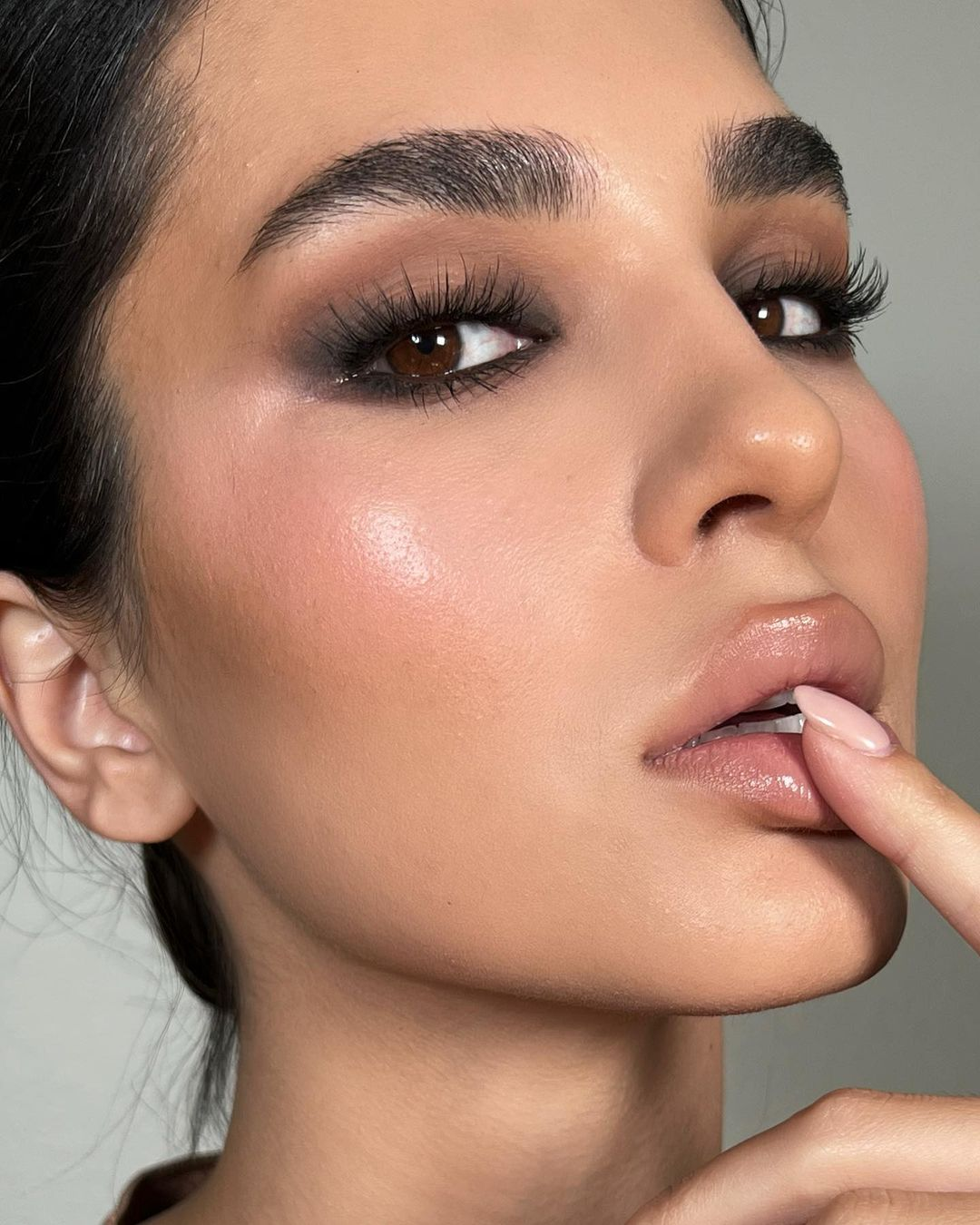 Neutral Smokey Eyes