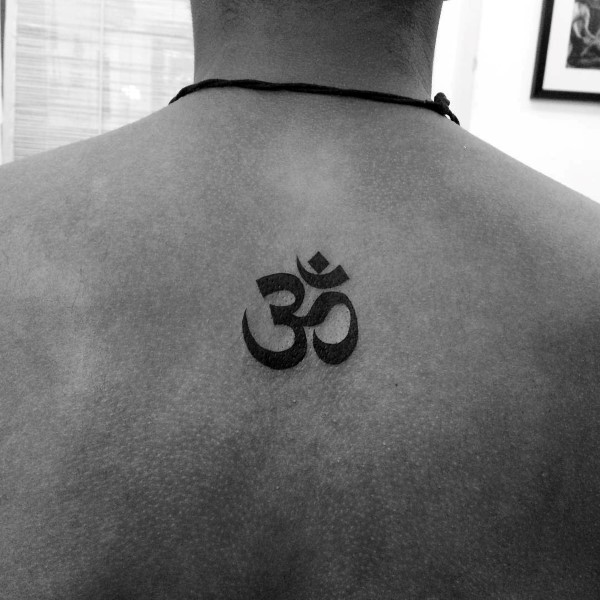 ลายสักโอม หลัง8