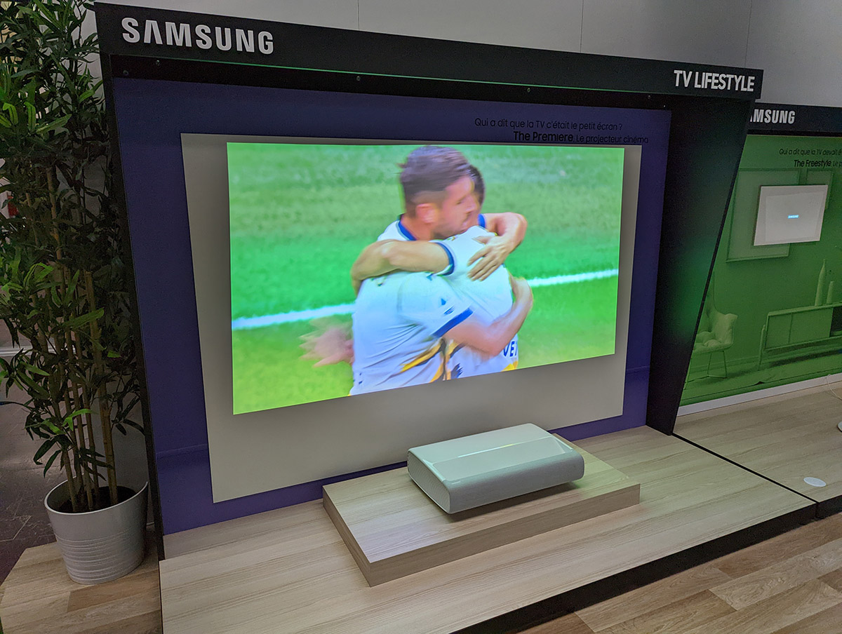 Samsung The Premiere Ultra Short Throw Projector 