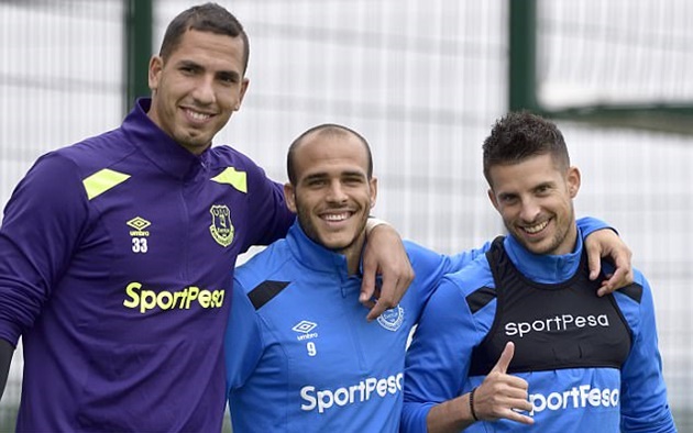 Everton hăng say tập luyện trước thử thách ở Europa League - Bóng Đá