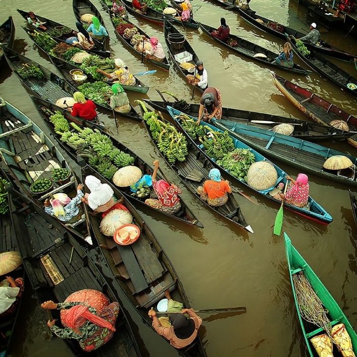 Mercados del agua en Indonesia 