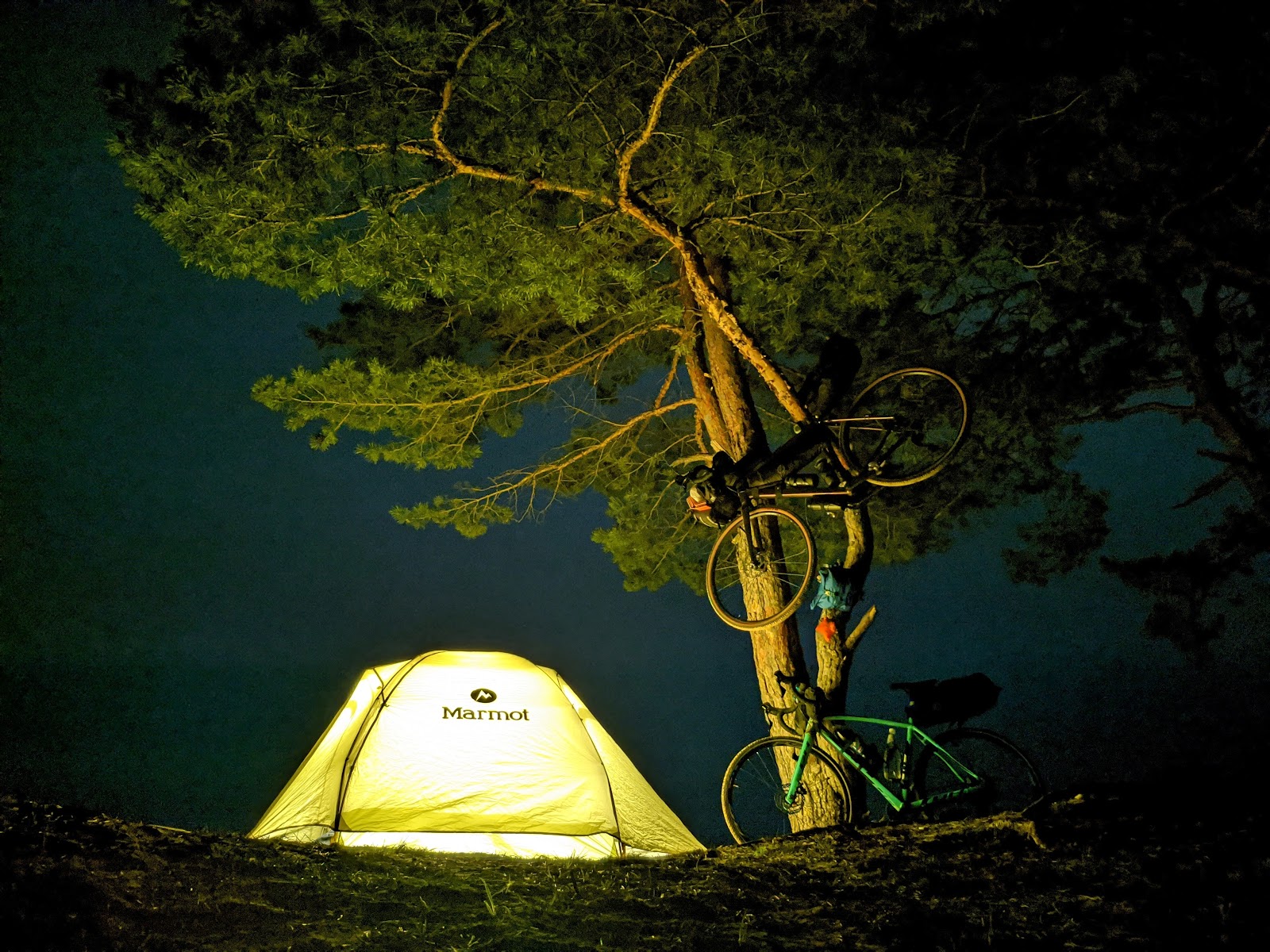 Вот так мы заночевали в палатке Marmot