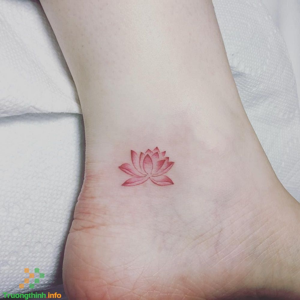  Beautiful tattoos for women on legs