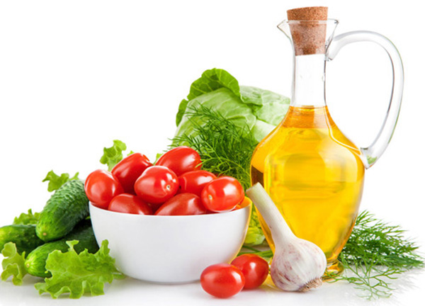 Người bị gan nhiễm mỡ nên bổ sung nhiều rau xanh, trái cây và dầu thực vật trong chế độ ăn uống