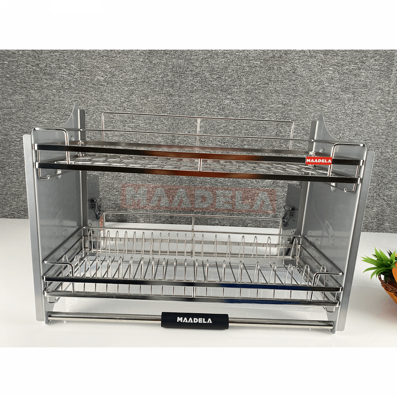 Giá bát đĩa nâng hạ Inox 304 cho tủ bếp trên Maadela MP-G30-2.90 sở hữu thiết kế sang trọng và hiện đại, thích hợp với mọi không gian nhà bếp