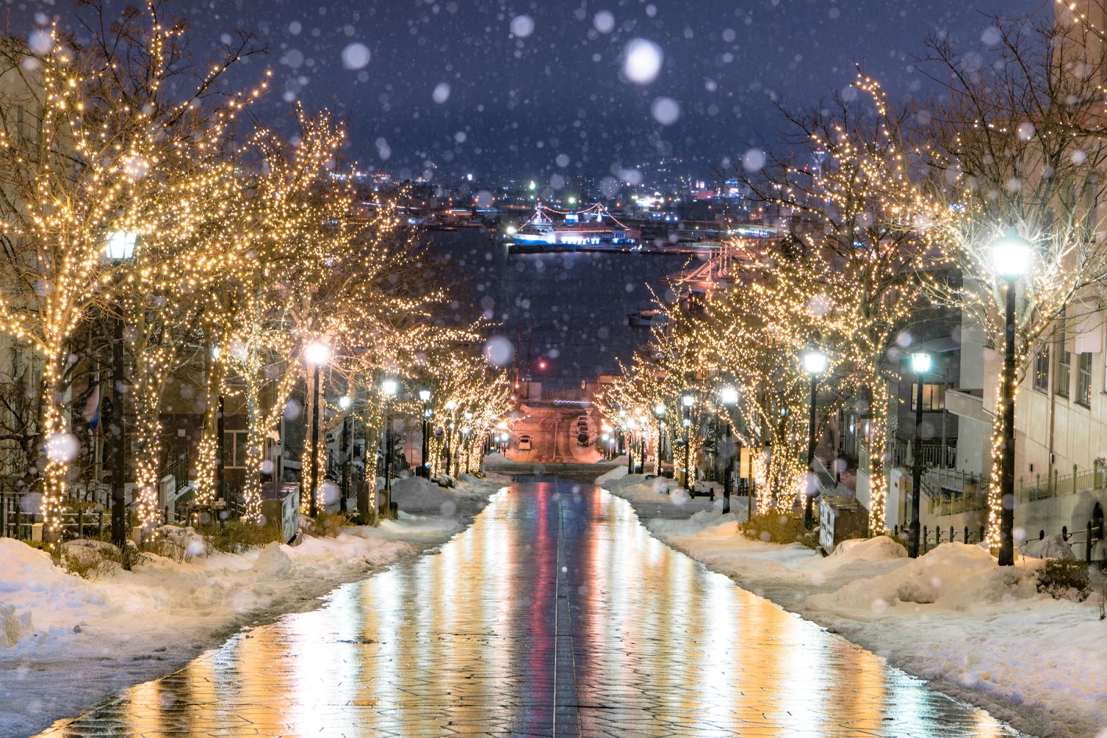 美しい夜景を見るならここ「はこだて冬フェスティバル」