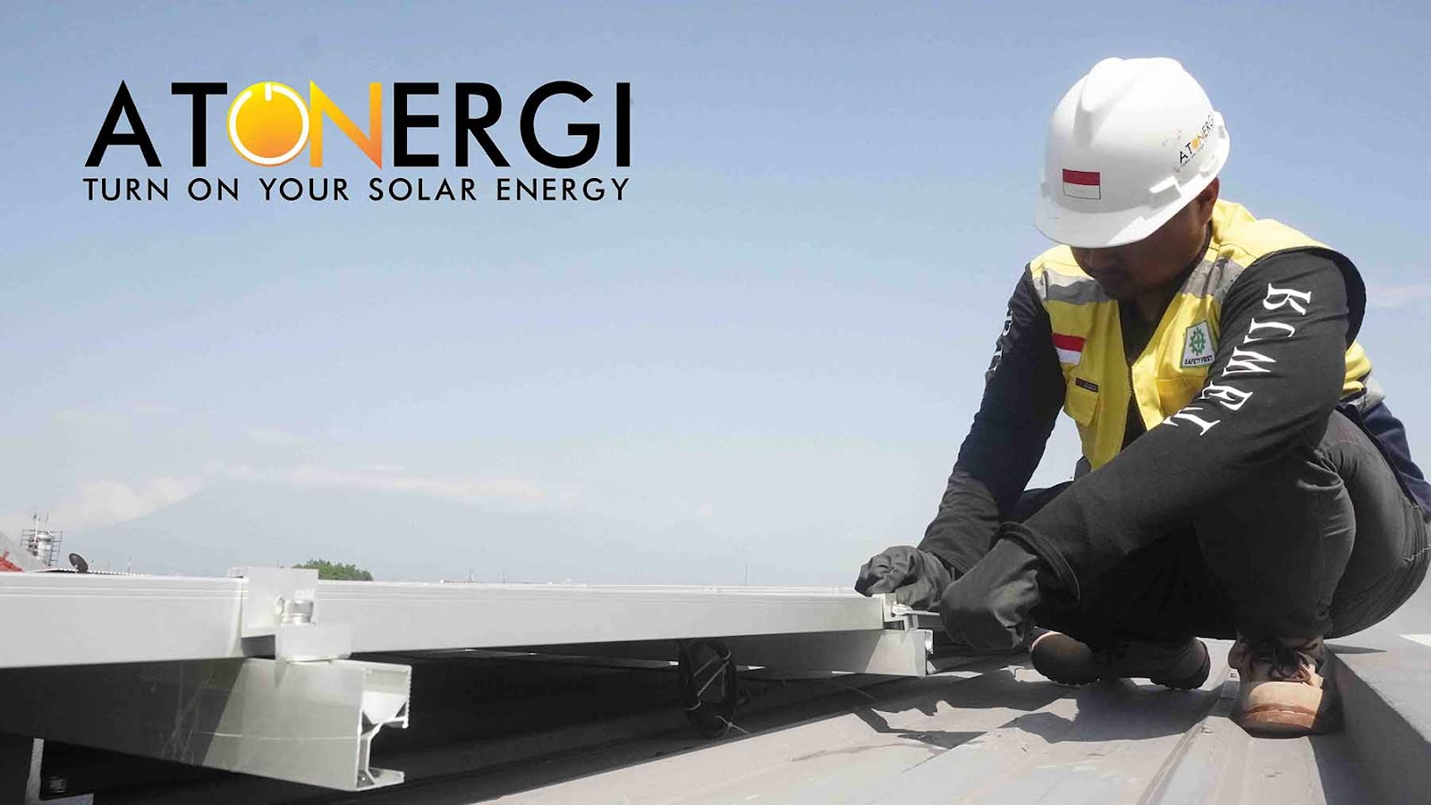Menjaga Lingkungan dengan Panel Surya di Banyuwangi