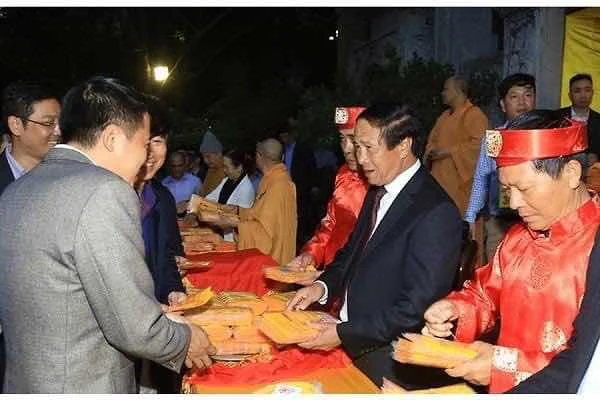 Di tích lịch sử” Bạch Đằng giang
