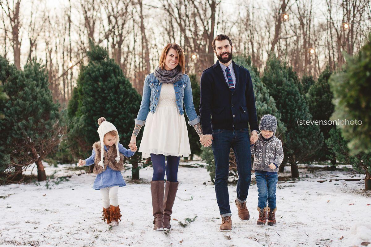 Family photo outfits winter, Winter family pictures, Winter family photos
