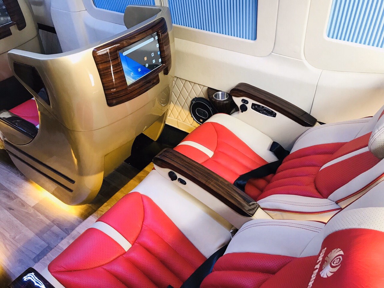 Nội thất xe Vie Limousine Sài Gòn đi Vũng Tàu