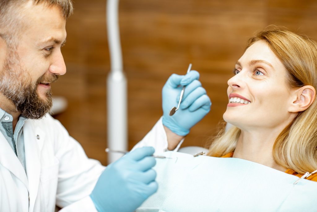 İnsanlar Neden Diş Tedavisi İçin Yurtdışına Gidiyor?