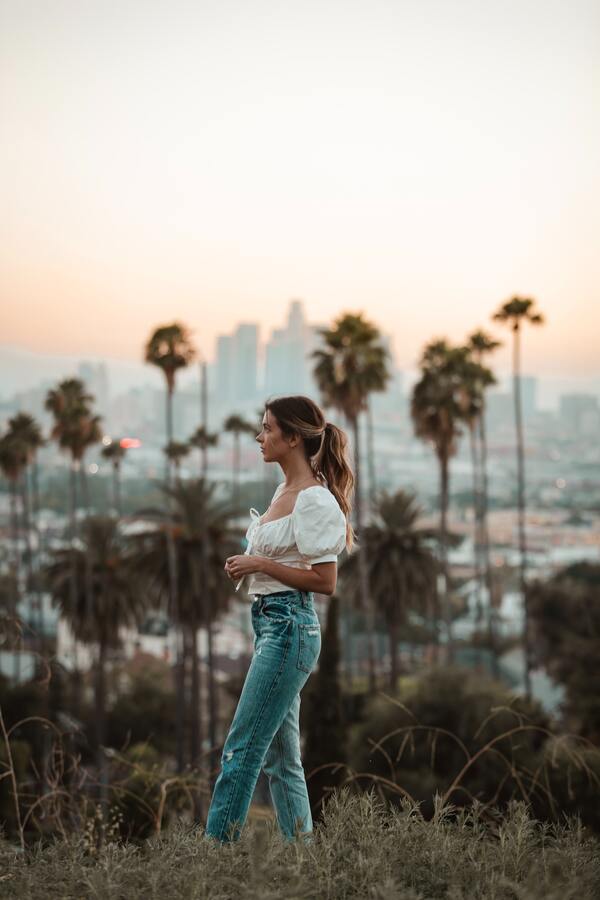 foto de uma mulher turistando