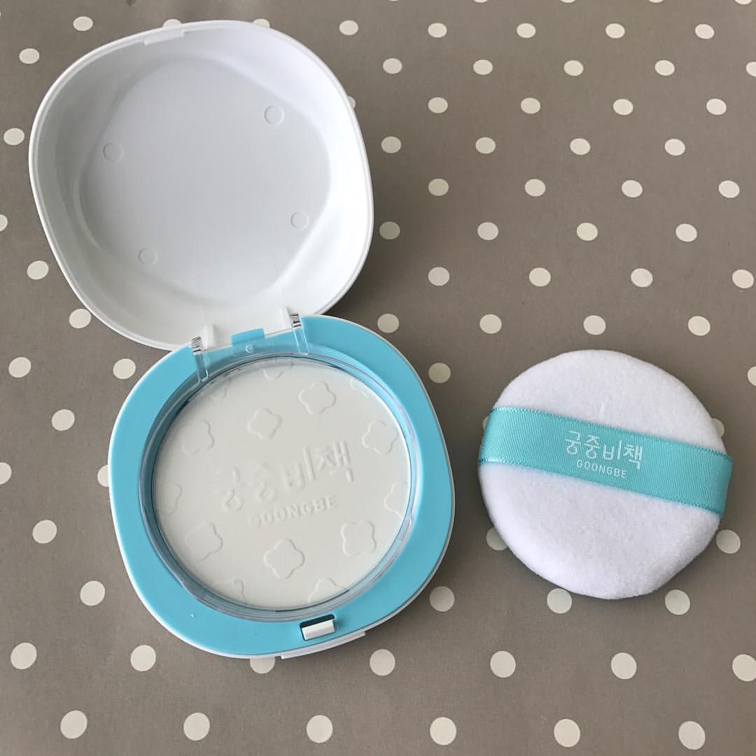 khongkichung - Mẹ và bé: Phấn phủ Goongbe Soothing Powder an toàn cho bé  HHL8iUr_pz9ZUaLx2JRmCf-f8BLrjy7nP60lUGPLoF6LkH0WT6L4QEK-wLyCV06AJhr0Et-5tDZk0Qy-nhXGrXysneA_GEkzWSniSX5B9T4yit6NCCVlf6mDAQ7GOuhgircgrbd8T_4b6lR5BiXCiUhJ5DMwZEn2GHz0t8e1xoo21oMuPvk-OGEPIQ