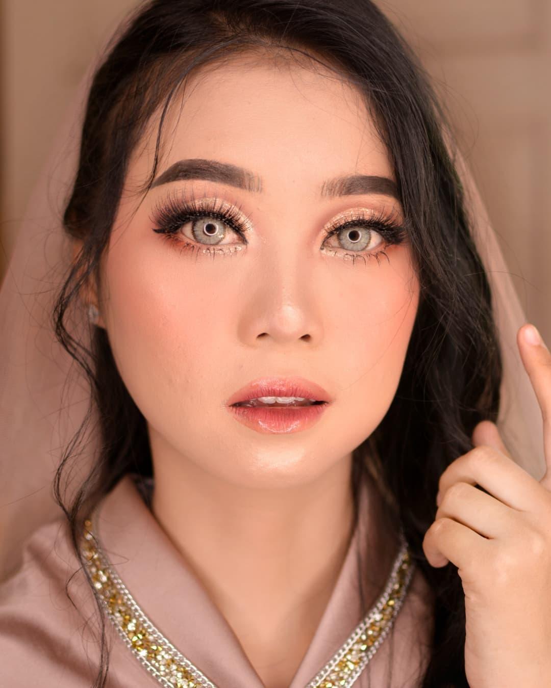 Glittery Brown Eyeshadow Makeup