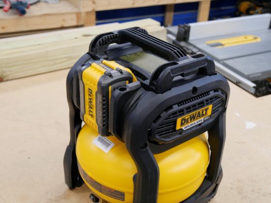 คุณสมบัติของคอมเพรสเซอร์ไร้สาย DeWALT