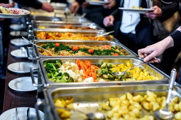 Ăn buffet sai cách có thể gây nguy hiểm đến sức khỏe?
