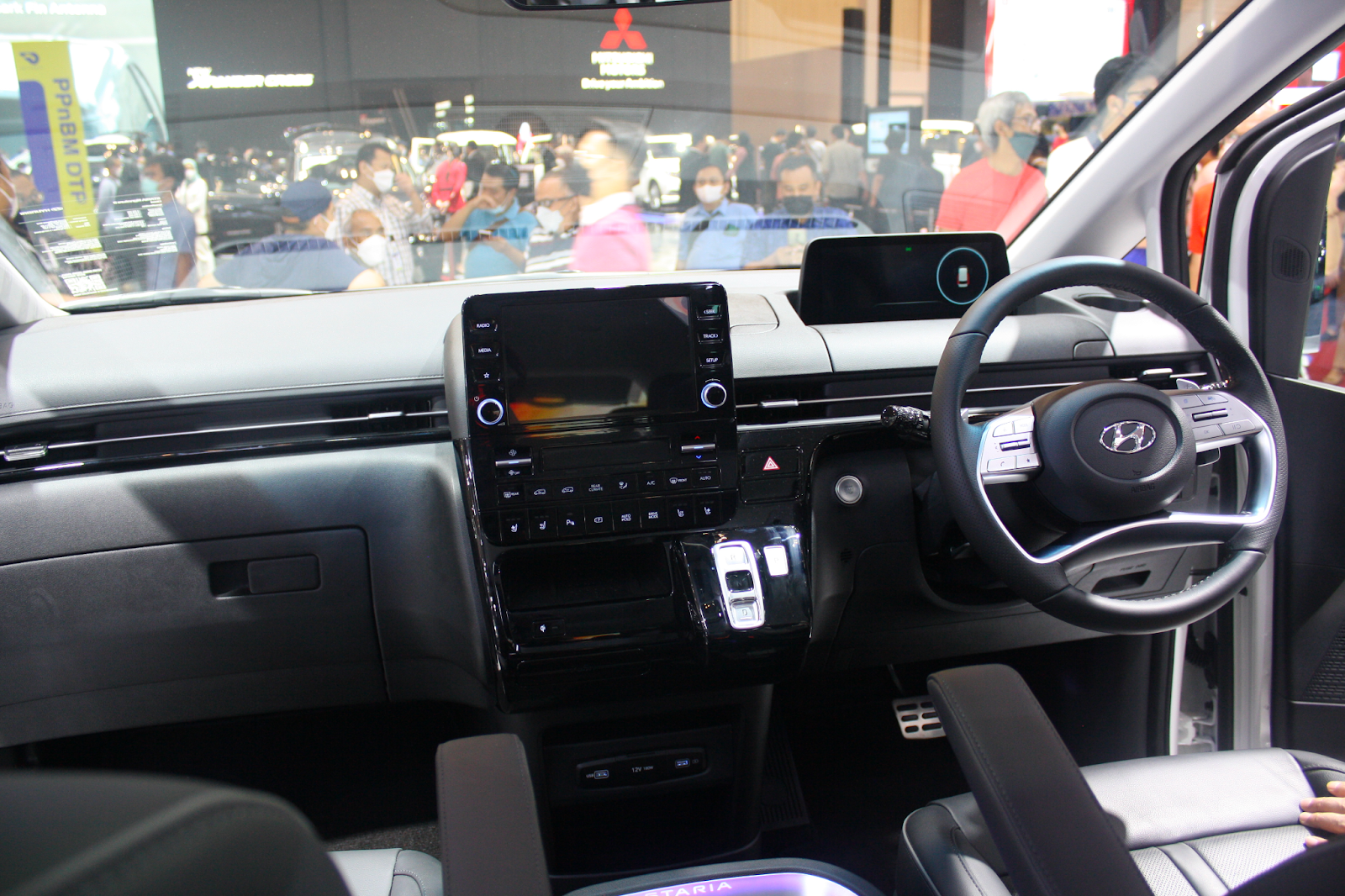 Hyundai Staria Interior And In-Car Technology