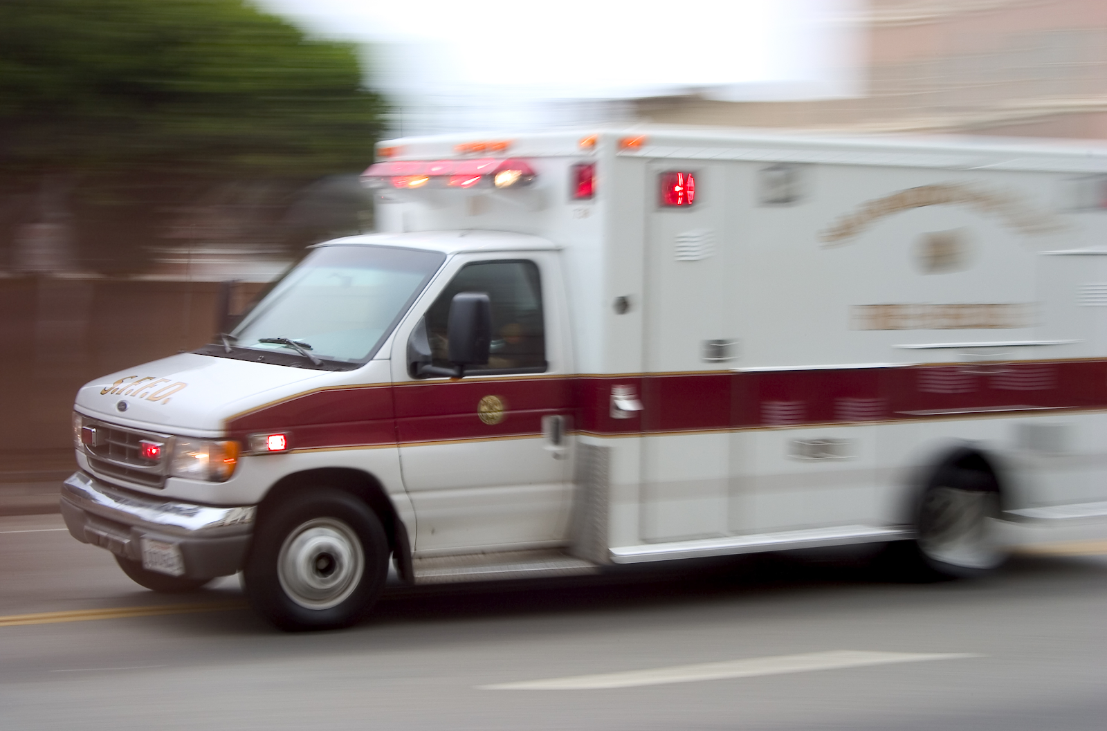 pensionados-mueren-Reino-Unido-ambulancia-esperar-horas
