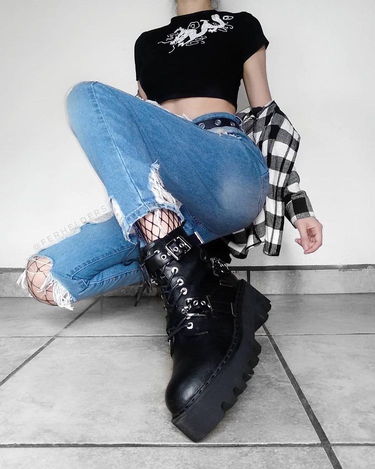 Punkdesign clothing ripped jeans