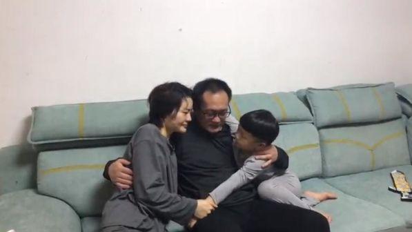分离近5年后 王全璋终与妻儿在京团聚