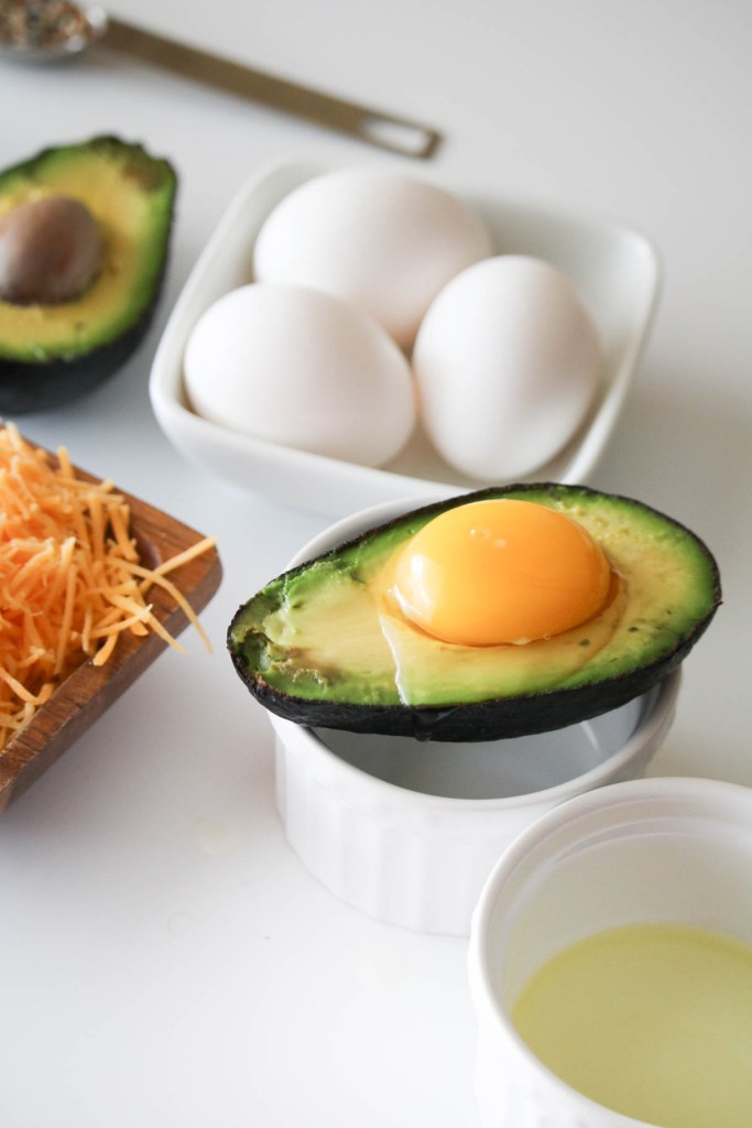 How To Make KETO Baked Avocado Eggs In The Air Fryer