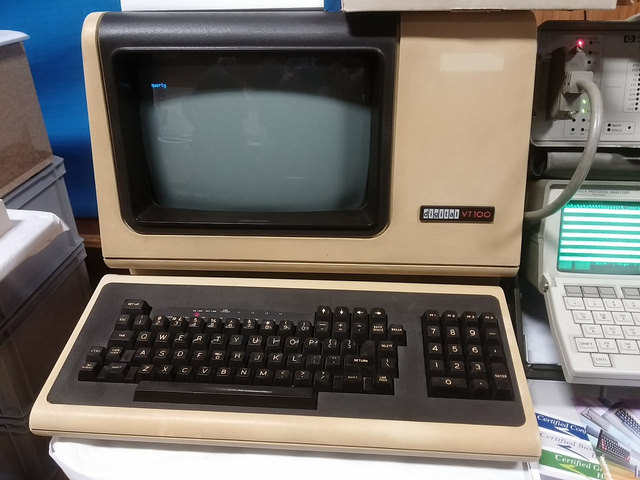 linux-terminals-vt100