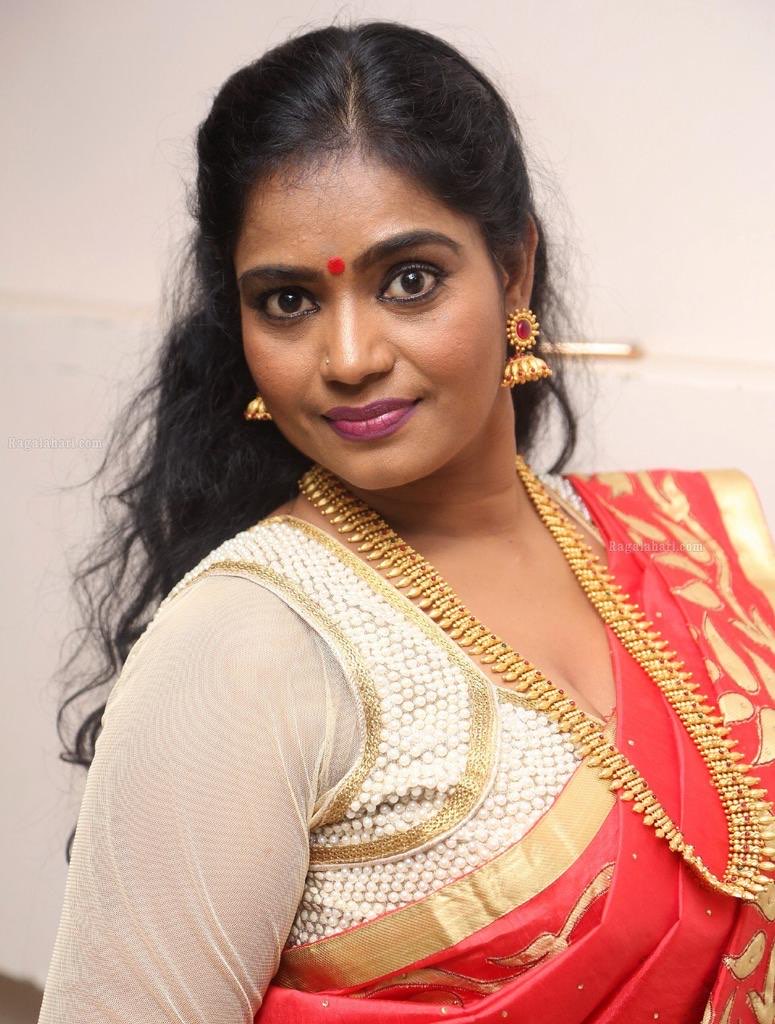 Telugu aunty Jayavani hot latest photos, Hot Tamil Aunty 1