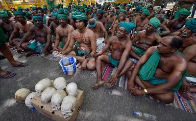 Image result for tamil nadu farmers suspend stir
