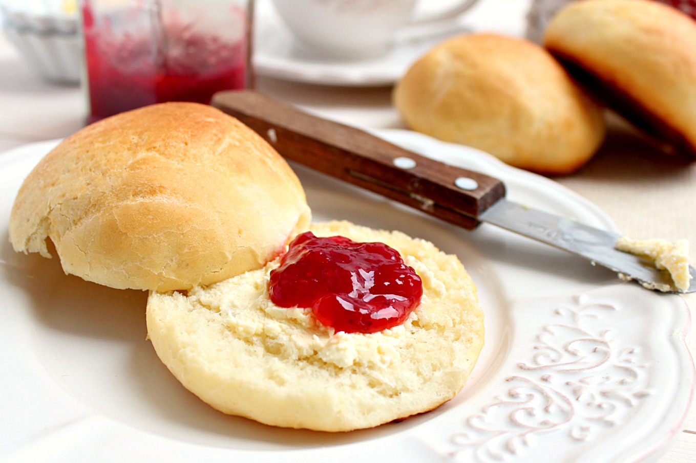 1 Hour Dinner Rolls {vegan}