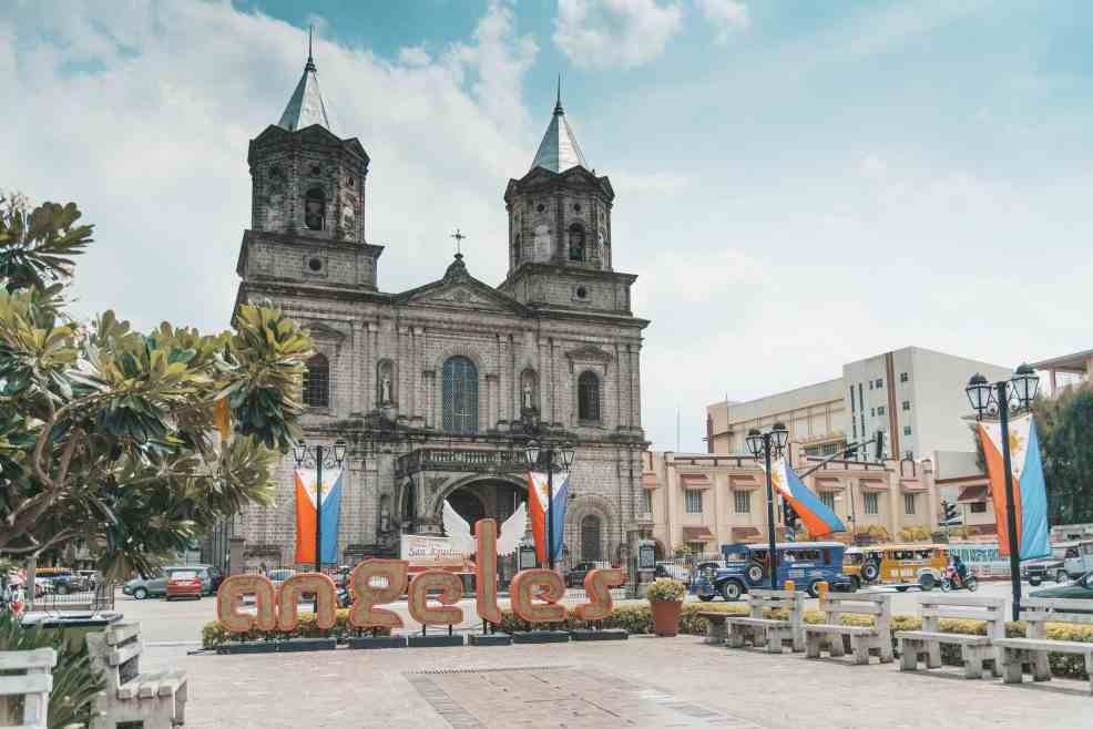 Pampanga Tourist Spots, things to do in Angeles city, where to eat in Angeles city, how to get to angesles city, Holy Rosary Parish Church, zoocobia fun zoo, fontana water park, puning hot spring, resorts in angeles city, festivals in Angeles city, where to sleep in Angeles city