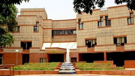 IIT kanpur also comes in top 10 list of engineering college