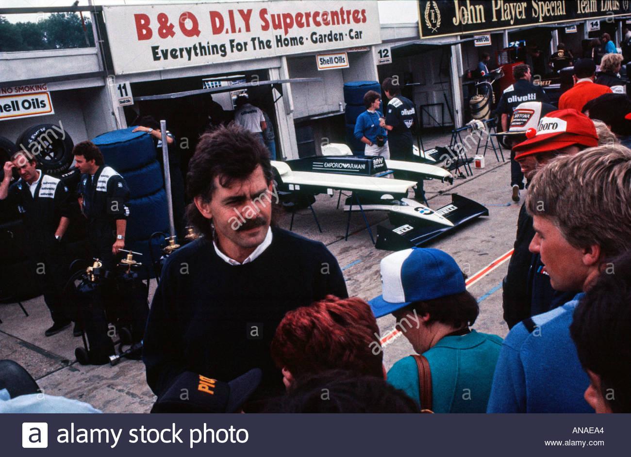 D:\Documenti\posts\posts\Gordon Murray - the leading F1 car designer of the 1970s and 1980s\foto\Gordon Murray in the pits at Brands Hatch when he was design chief of Brabham formula one 1980s.jpg