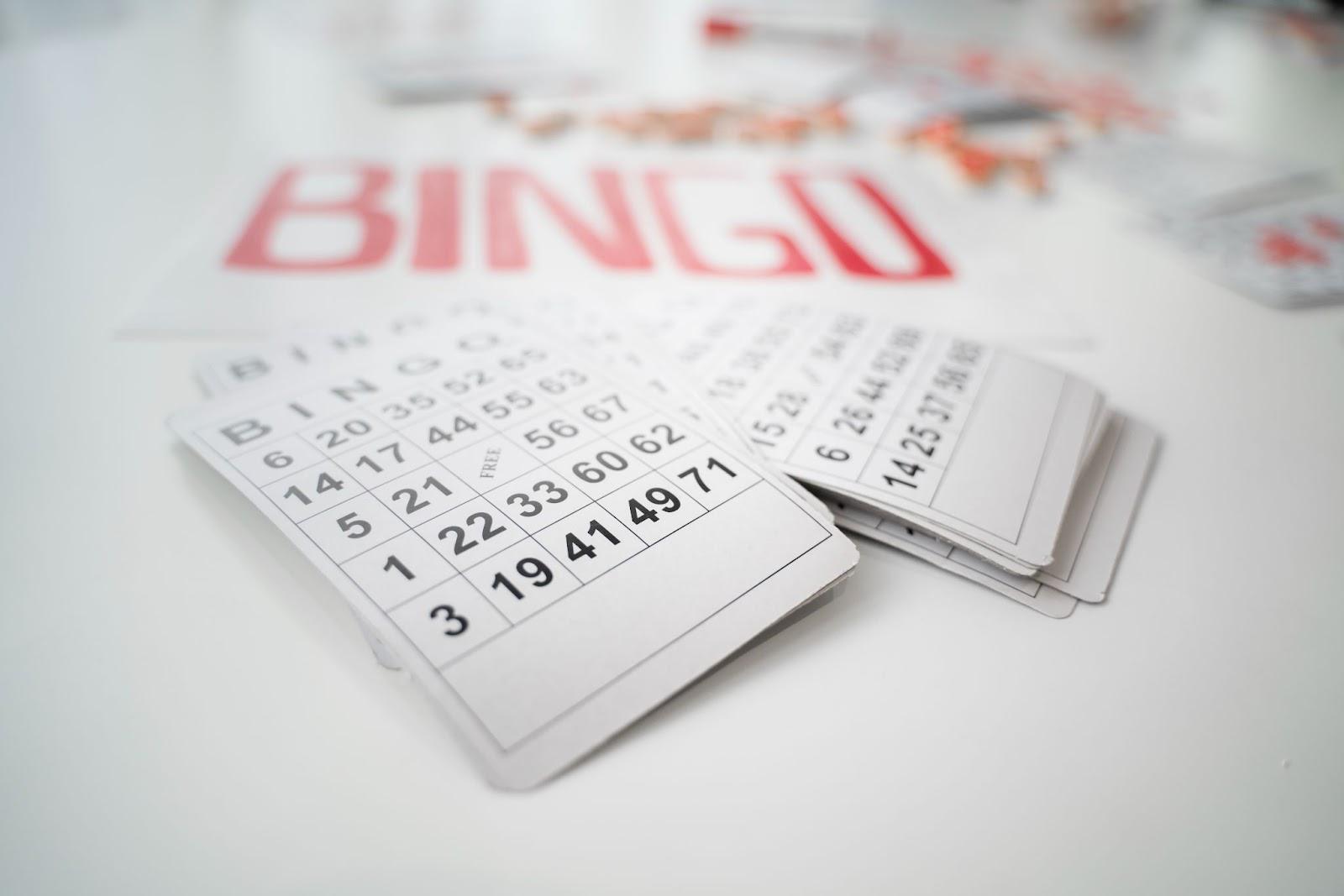 When it comes to gambling and casinos, state laws vary greatly depending on the regulations of a specific region. Some have lighter restrictions for casino owners and players, while others ban gambling activities at all. 