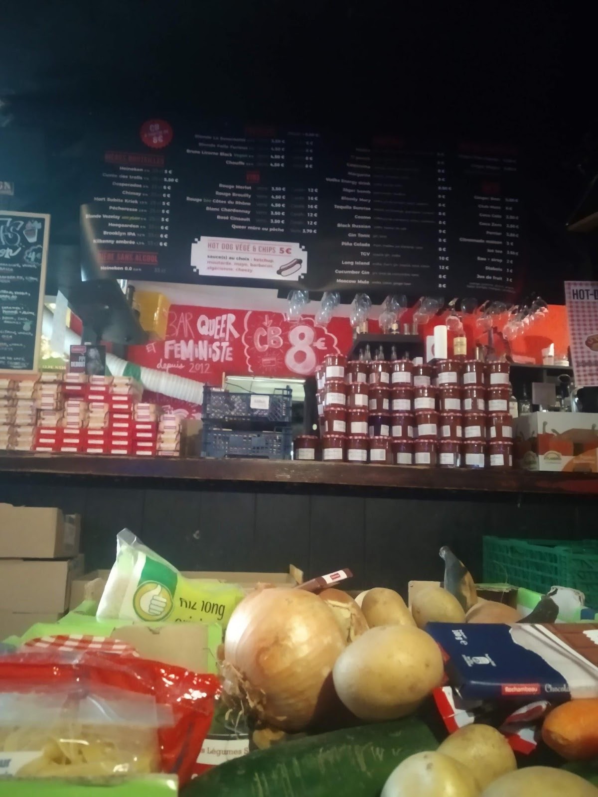 Solidarité alimentaire à la Mutinerie - bar queer trans féministe à Paris