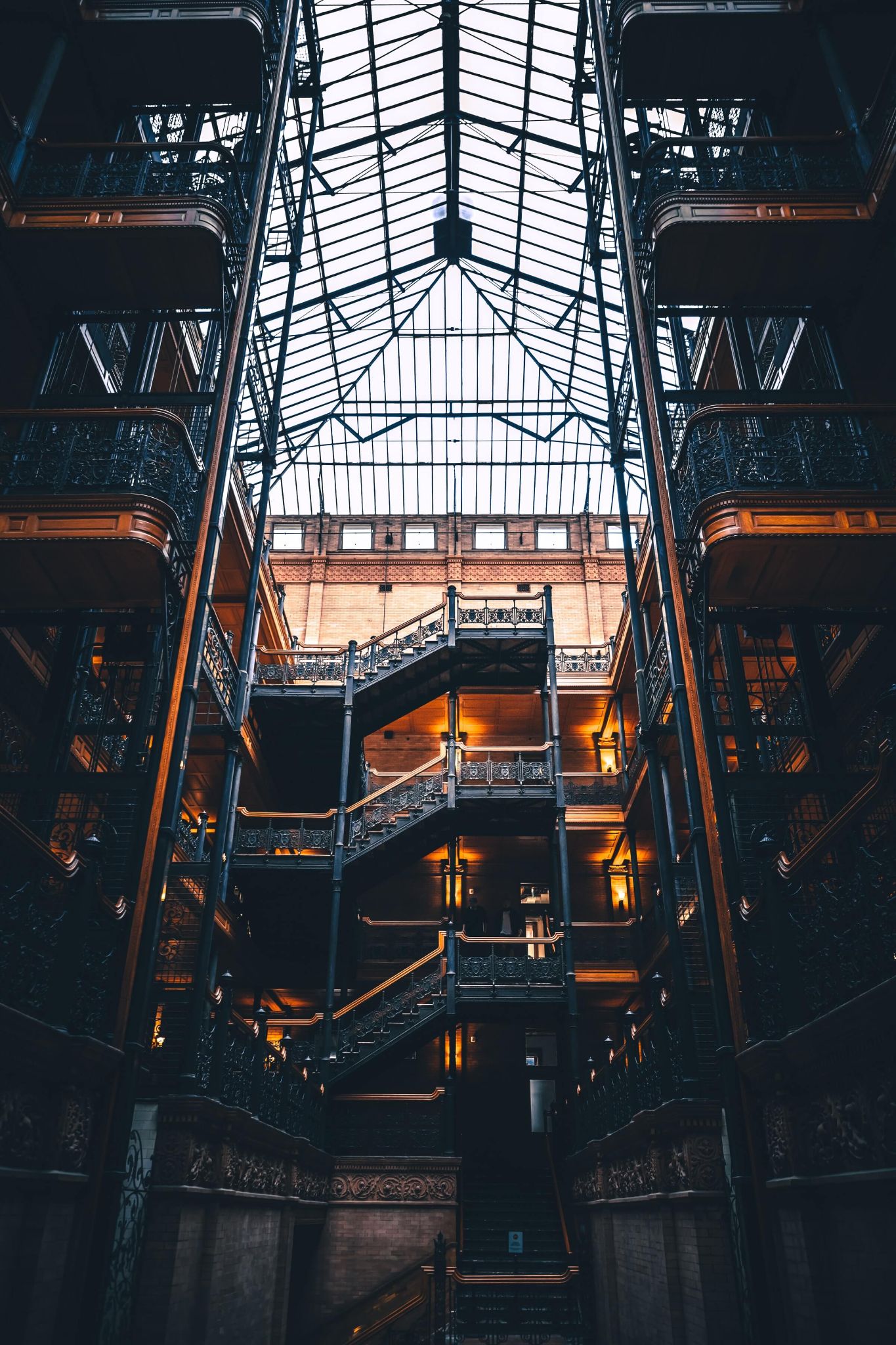 5 days in Los Angeles itinerary, Bradbury building, staircases