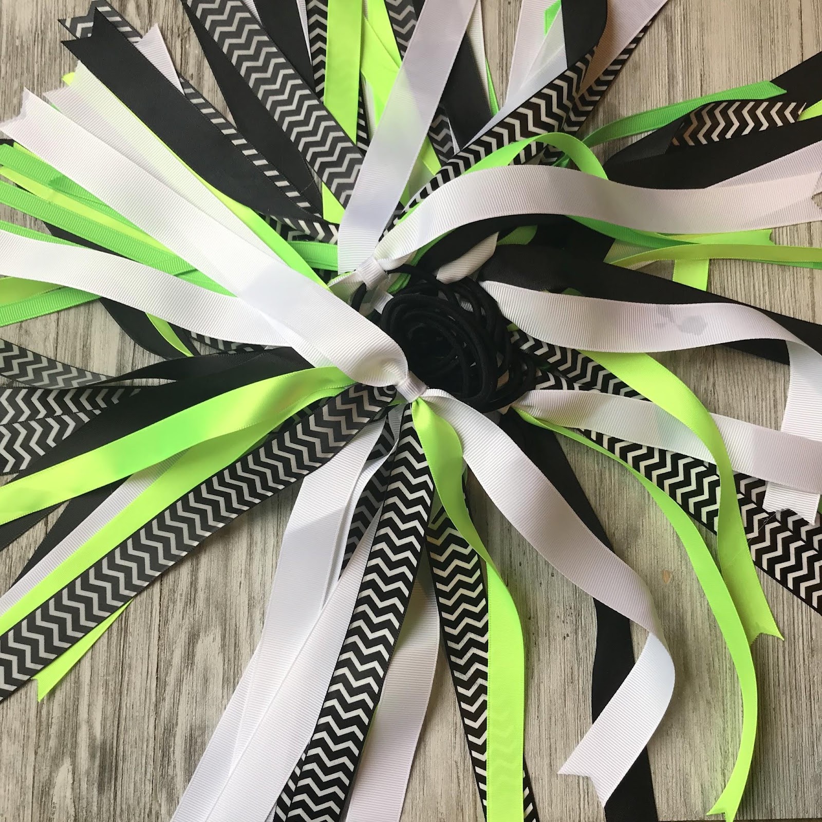 How to Make Sports Team Ponytail Bows