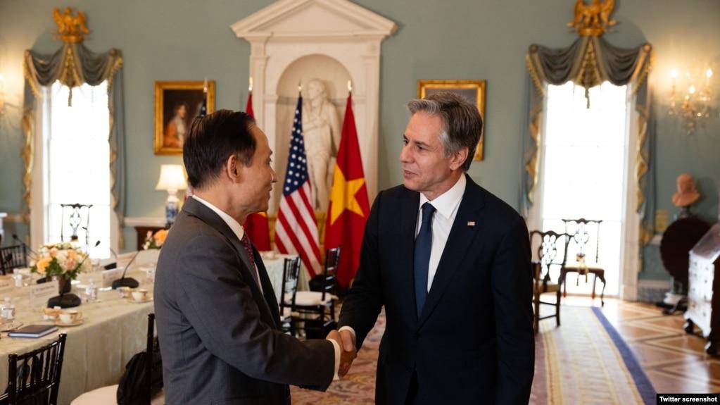 Ngoại trưởng Hoa Kỳ Antony Blinken tiếp Trưởng ban Đối ngoại Trung ương Lê Hoài Trung. Photo Twitter US Secretary Antony Blinken.