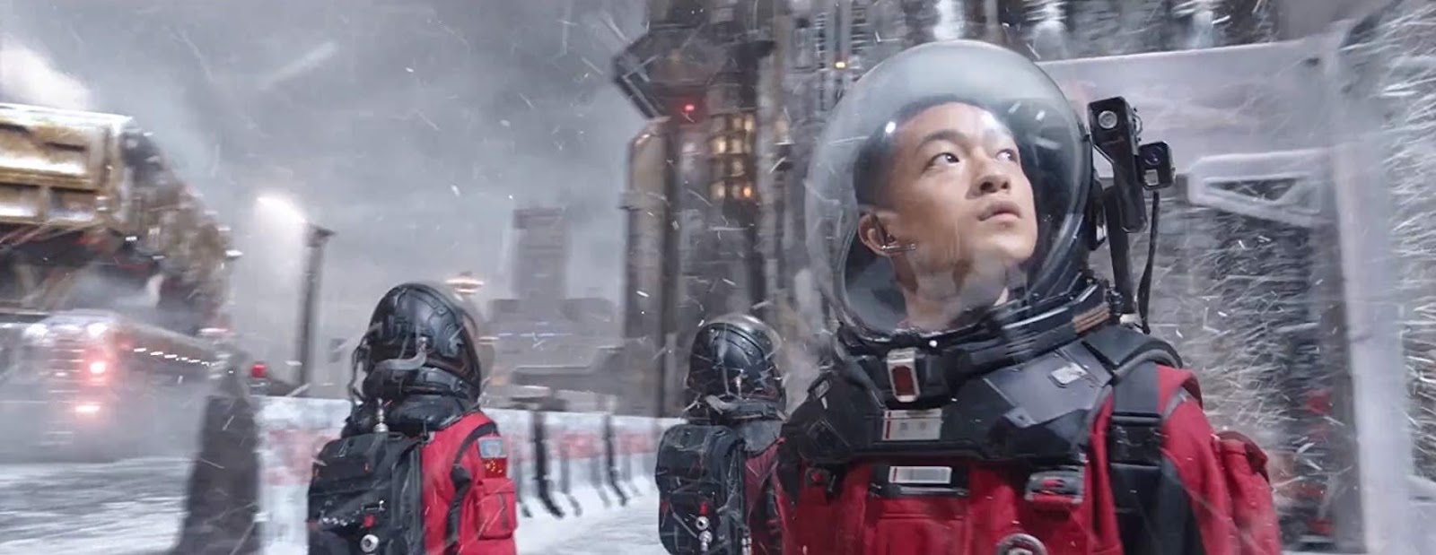 4. THE WANDERING EARTH  3