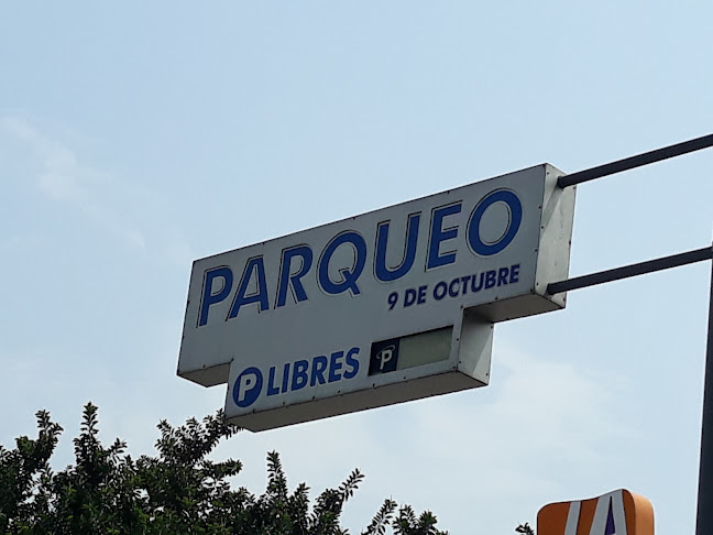 Parqueo 9 de octubre