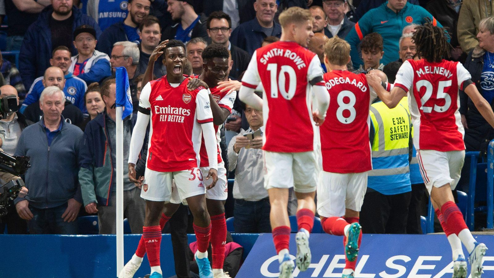 Arsenal handed Chelsea a 4-2 drubbing