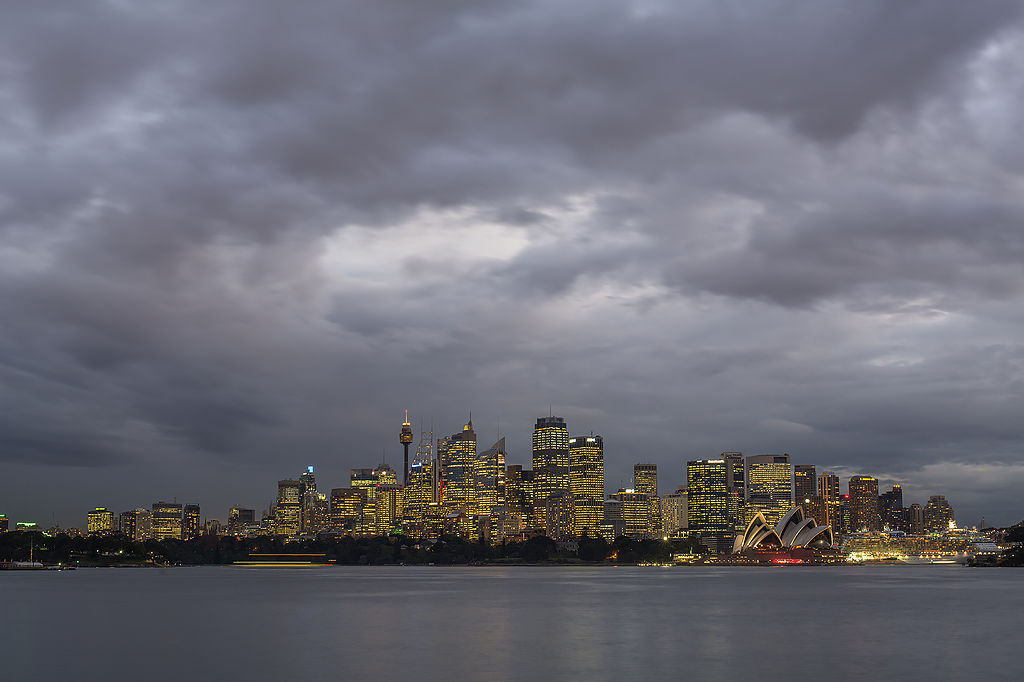 Sydney_Harbour_at_dusk.jpg